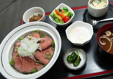 ローストビーフ丼の画像