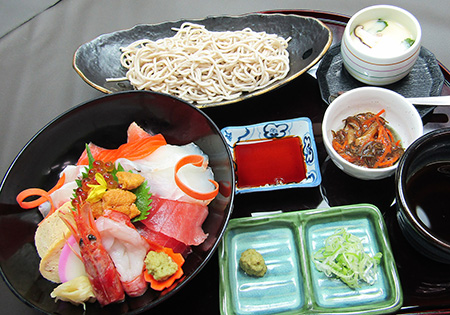 鳳凰（海鮮丼＋ミニそば）の画像